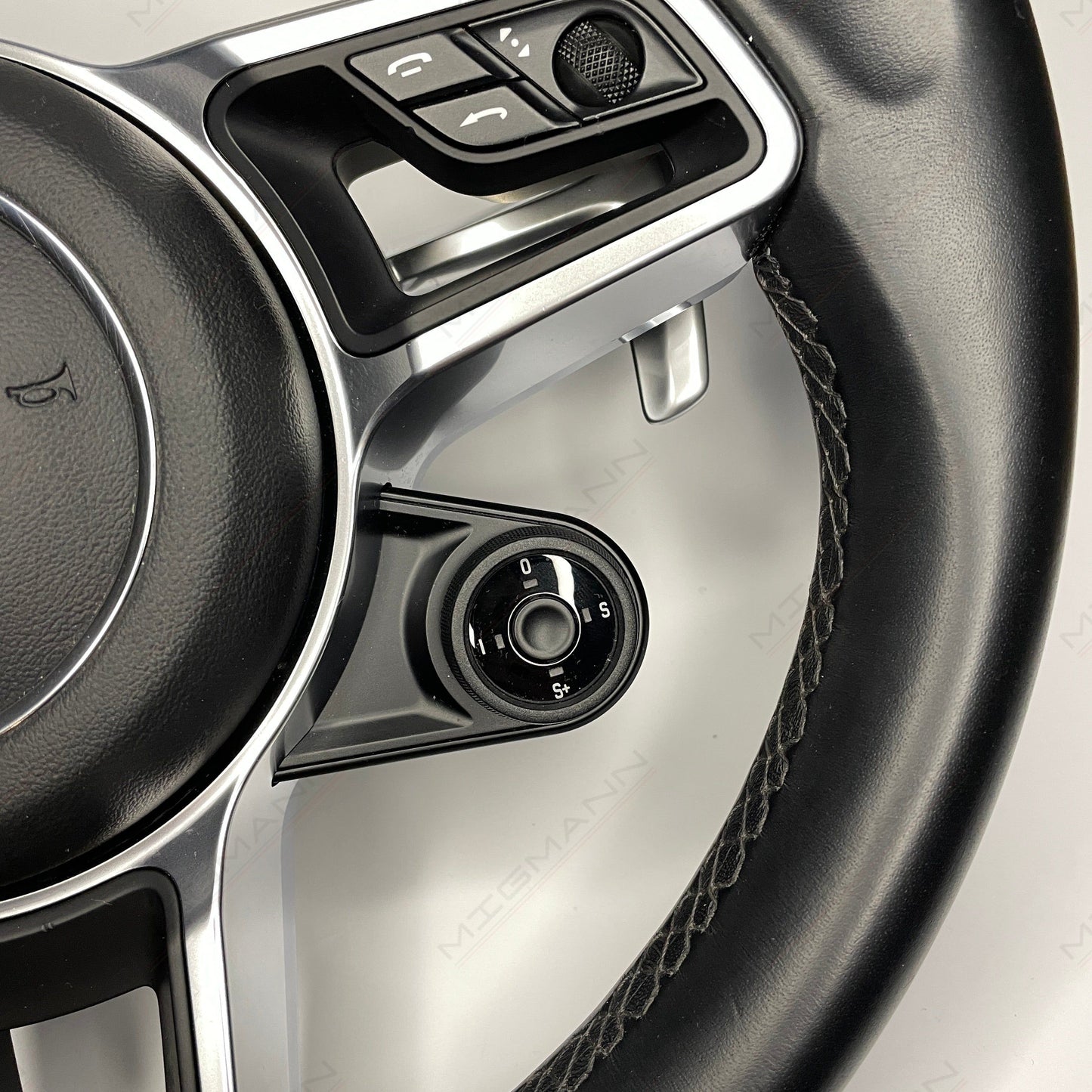 Porsche Steering Wheel + Chrono Sport Controller