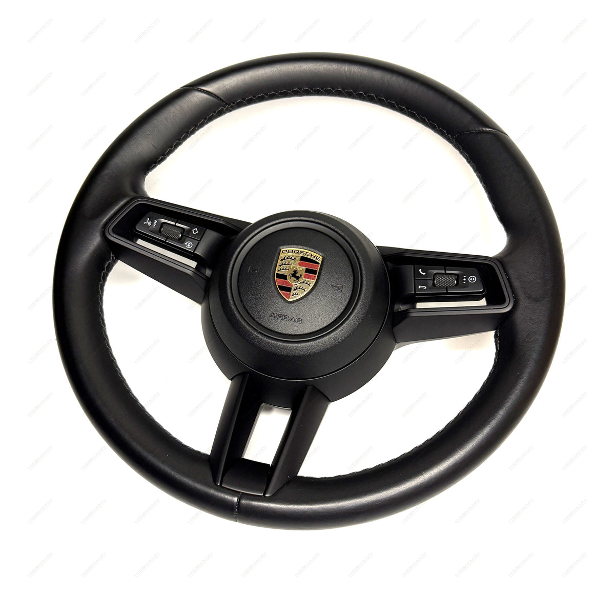 Porsche Taycan steering wheel without center marker