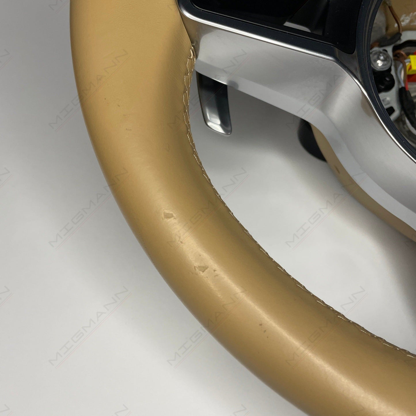 Porsche Steering Wheel (Luxor Beige)