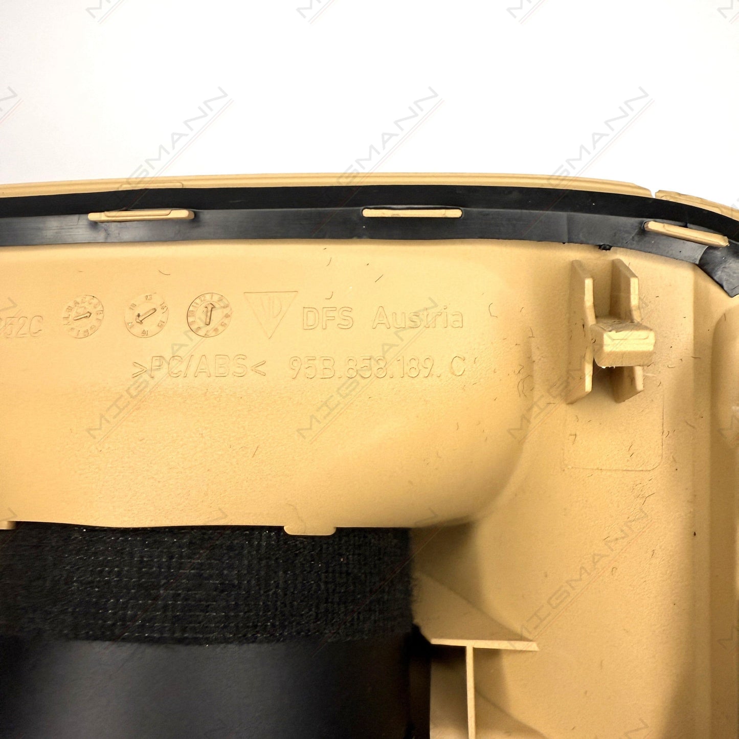 Porsche Macan Sport Chrono Compass