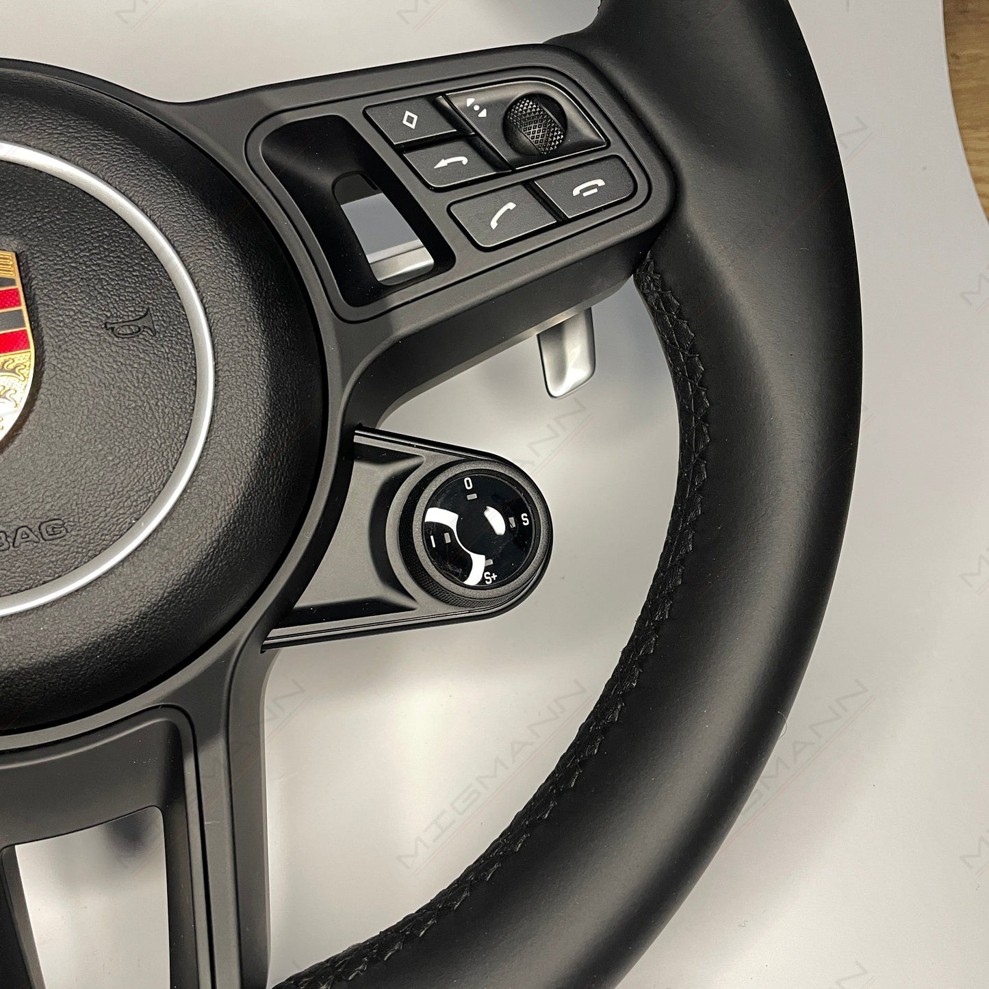 Porsche Steering wheel with Chrono Controller