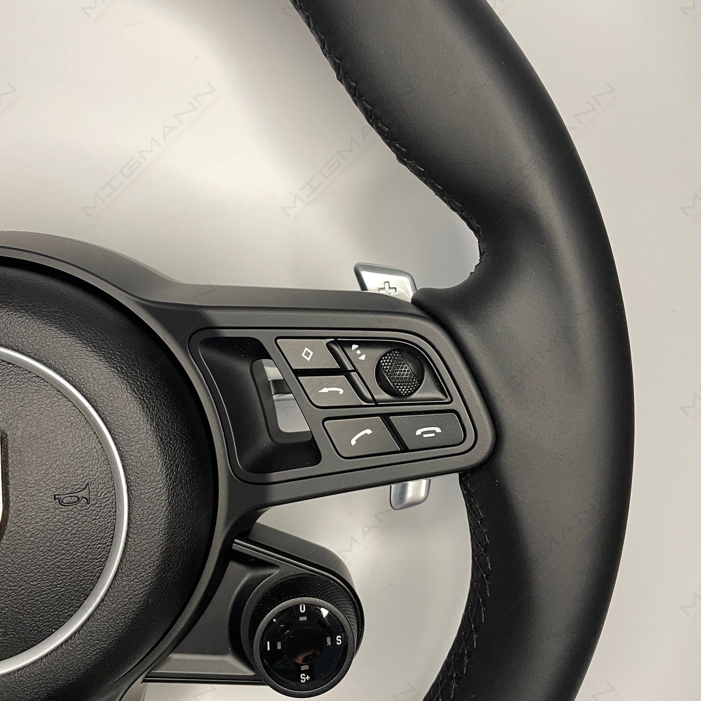 Porsche Steering wheel with Chrono Controller