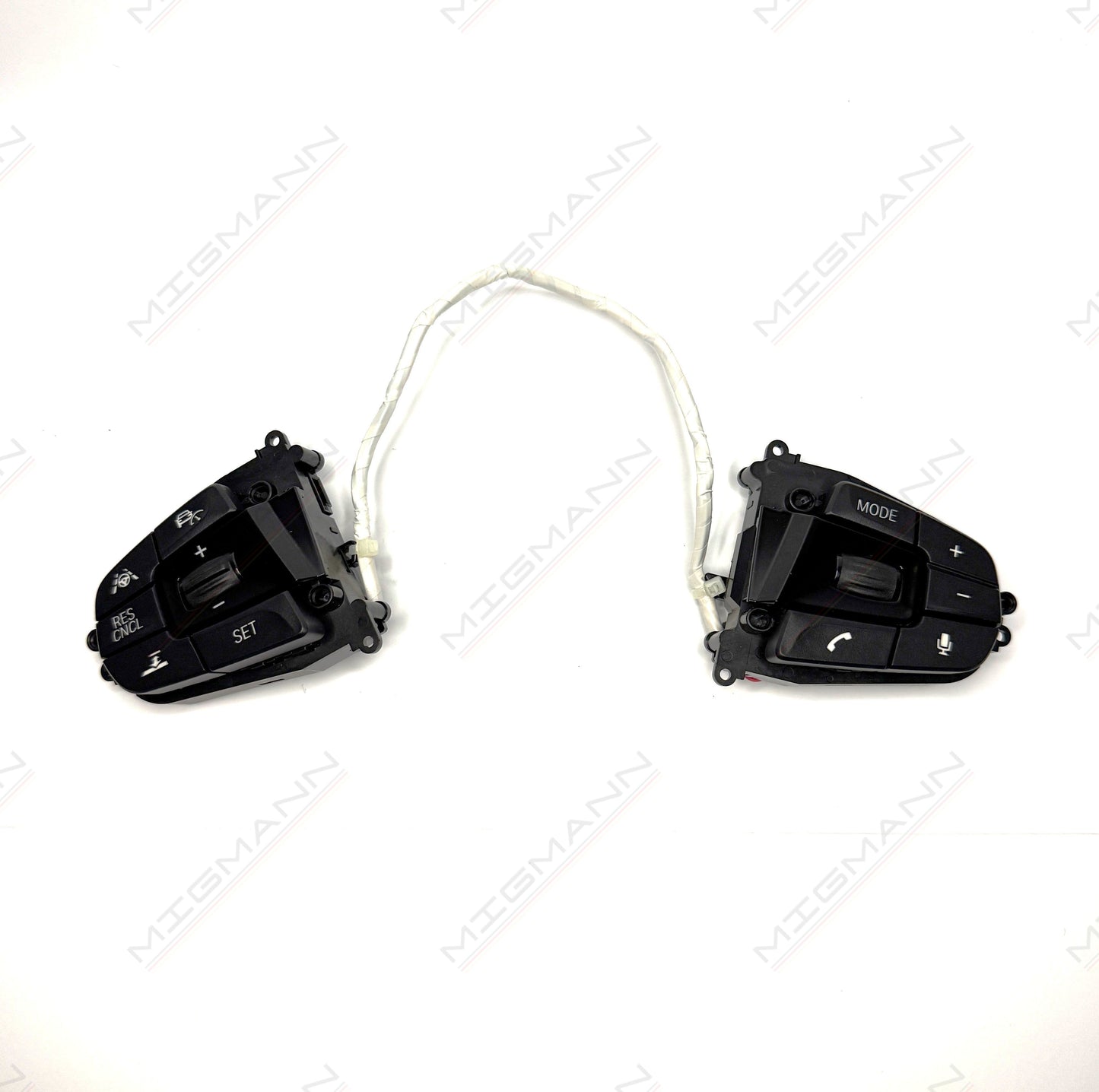 BMW G30 and G32 steering wheel buttons.