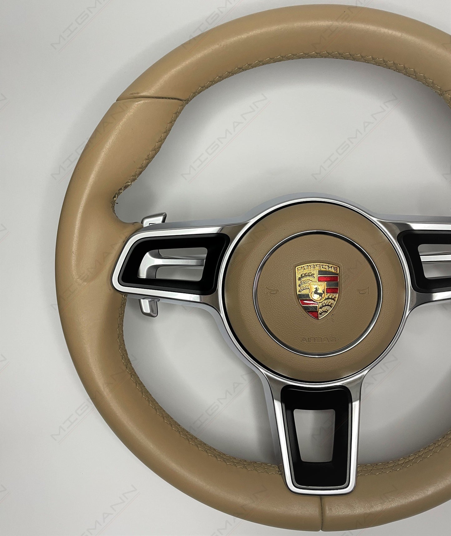 Porsche Steering Wheel (Luxor Beige)