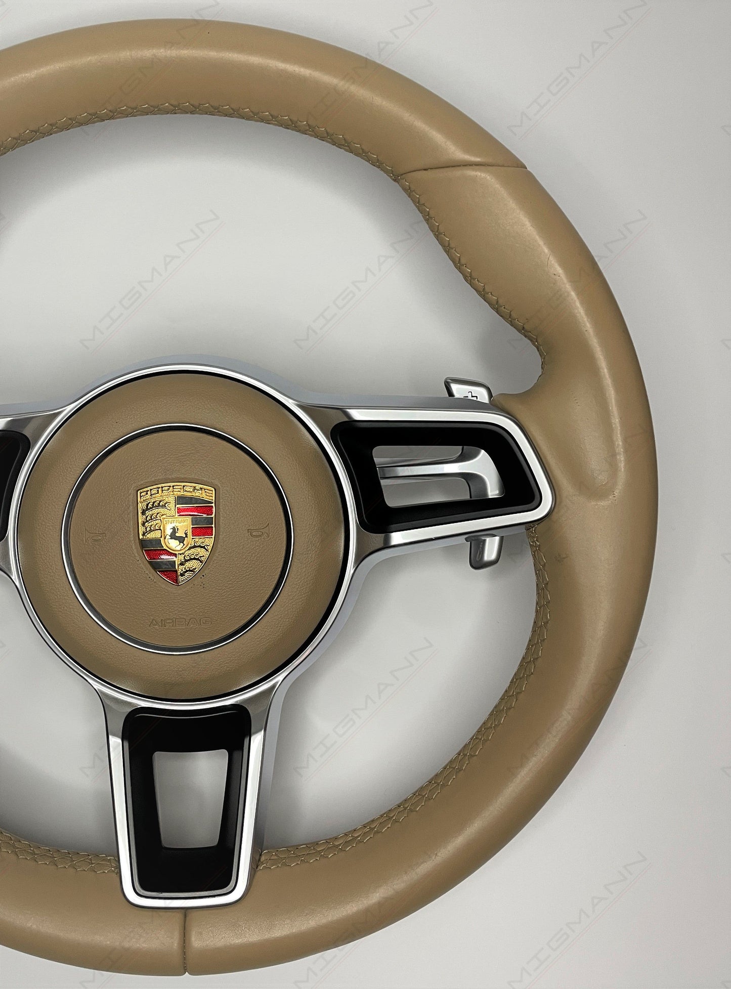 Porsche Steering Wheel (Luxor Beige)